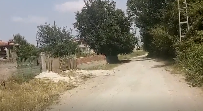 MERKEZ MAHALLESİ ÇIKIŞINA DOĞRU ( 2018 )