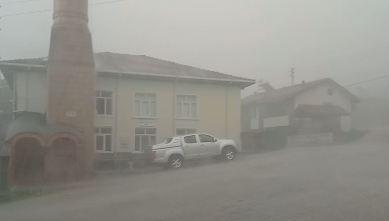18 Mayıs 2019 14:53 Şiddetli dolu yağışı.