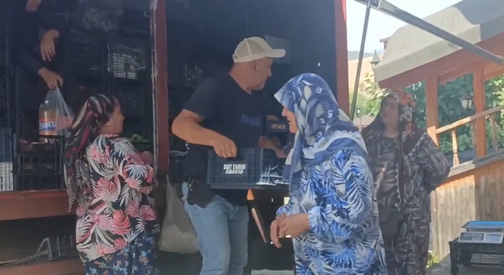 29 Temmuz 2025 Salı 11:40 Alışveriş eden köylülerimiz